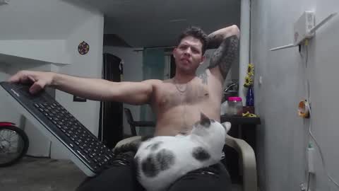 Snapshot of king_russo chatting on October 22, 2025, 11:37 pm king_russo online show from October 22, 2025, 11:37 pm