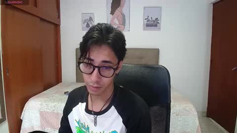 kingdanny_8 online show from December 19, 2025, 5:14 am