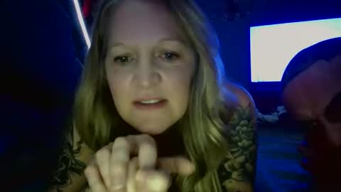 Snapshot of kingemul chatting on November 5, 2025, 9:31 am Emul King online show from November 5, 2025, 9:31 am