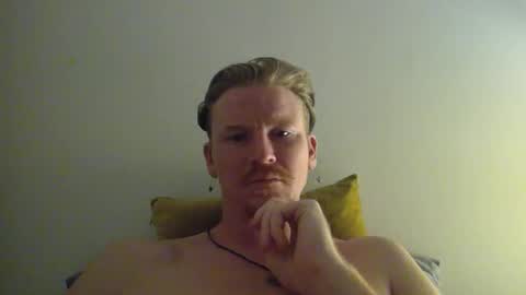 Snapshot of kinglegg chatting on January 2, 2025, 5:03 am Kinglegg online show from January 2, 2025, 5:03 am