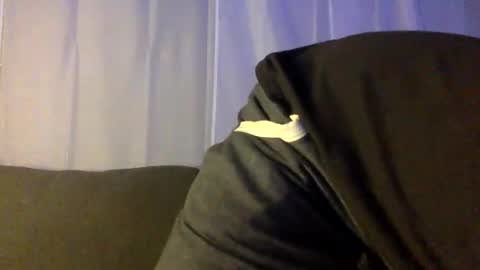 Snapshot of kinglibra420 chatting on December 8, 2024, 7:15 am loyal fuck online show from December 8, 2024, 7:15 am