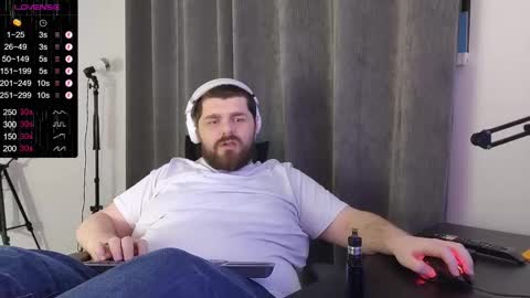 Snapshot of kingmarti chatting on February 13, 2026, 6:42 am Marti online show from February 13, 2026, 6:42 am