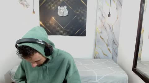 KING  online show from April 7, 2026, 3:40 am