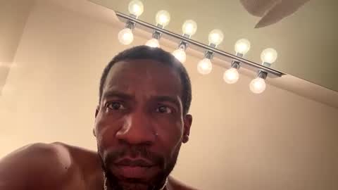 Snapshot of kingslimfresh chatting on February 15, 2025, 12:54 pm kingslimfresh online show from February 15, 2025, 12:54 pm