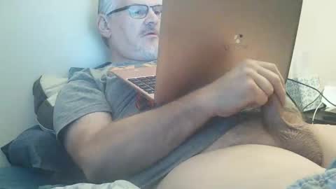 kingtongue10 online show from January 17, 2026, 1:27 pm