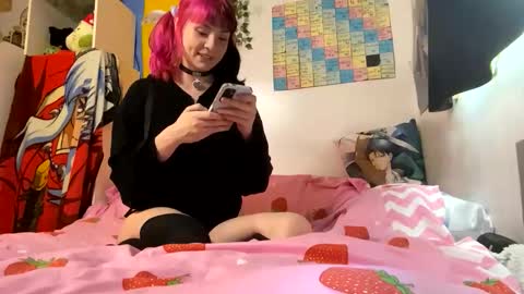 kinky_liv online show from April 5, 2026, 9:34 pm