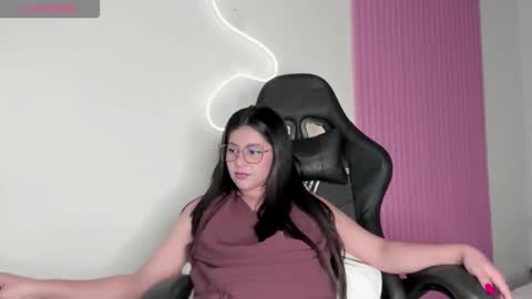 kinky yeyns online show from April 25, 2026, 12:46 am