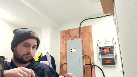 Maysie and Hunter online show from February 23, 2025, 12:05 pm