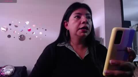 Snapshot of kinkyy_mom chatting on June 1, 2026, 5:03 pm kinkyy_mom online show from June 1, 2026, 5:03 pm