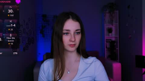 Kira online show from April 15, 2026, 7:32 pm