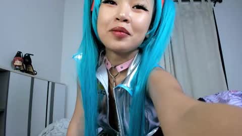 Snapshot of kira_dream17 chatting on February 15, 2025, 10:55 am Kira online show from February 15, 2025, 10:55 am