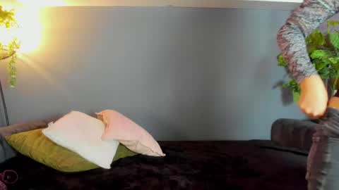 kira_exe online show from April 9, 2026, 11:37 am