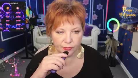 Kira Kennet online show from October 29, 2025, 7:32 am