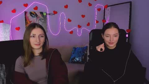 Snapshot of kira_kisses_ chatting on February 24, 2026, 6:33 am Kira online show from February 24, 2026, 6:33 am