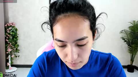 Snapshot of kira_lilian chatting on October 12, 2025, 1:59 am Aura online show from October 12, 2025, 1:59 am