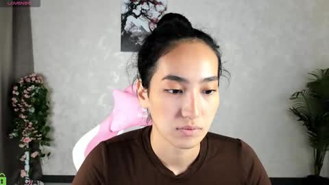 Snapshot of kira_lilian chatting on November 3, 2025, 3:52 am Aura online show from November 3, 2025, 3:52 am