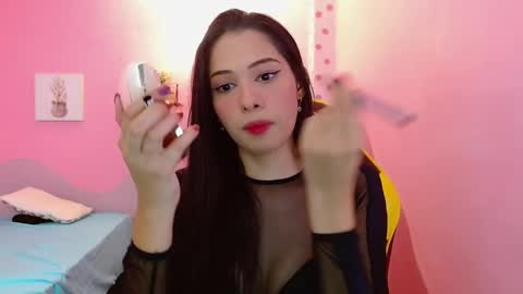 Snapshot of kira_lyn chatting on February 2, 2026, 1:10 pm Kira 3 online show from February 2, 2026, 1:10 pm