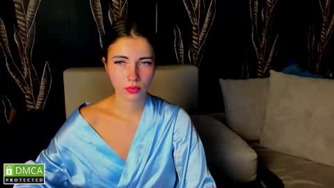 Snapshot of kira_moon_1 chatting on October 18, 2025, 7:03 pm Kira online show from October 18, 2025, 7:03 pm