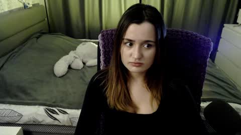 Snapshot of kira_yammy chatting on December 20, 2024, 1:36 am Kira follow me online show from December 20, 2024, 1:36 am