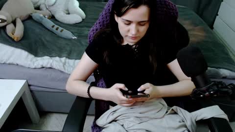 Snapshot of kira_yammy chatting on January 25, 2025, 1:43 am Kira follow me online show from January 25, 2025, 1:43 am