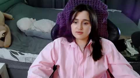 Snapshot of kira_yammy chatting on February 14, 2025, 4:47 am Kira follow me online show from February 14, 2025, 4:47 am