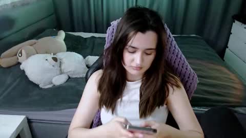 Snapshot of kira_yammy chatting on March 1, 2025, 10:21 pm Kira follow me online show from March 1, 2025, 10:21 pm