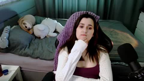 Snapshot of kira_yammy chatting on March 2, 2025, 5:14 pm Kira follow me online show from March 2, 2025, 5:14 pm