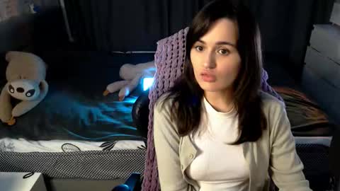 Snapshot of kira_yammy chatting on November 8, 2025, 10:30 pm Kira follow me online show from November 8, 2025, 10:30 pm