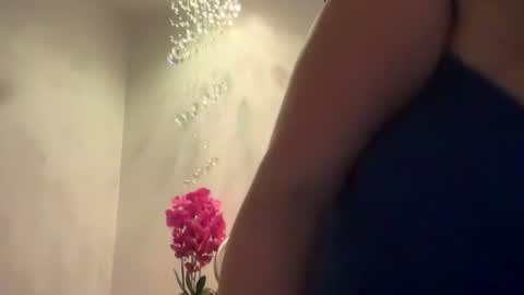 KiraDivine online show from February 2, 2026, 2:38 pm