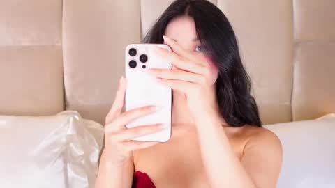 kira online show from October 19, 2025, 1:28 am