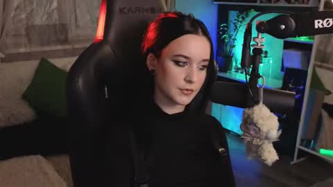 Kira    online show from November 28, 2025, 4:31 pm