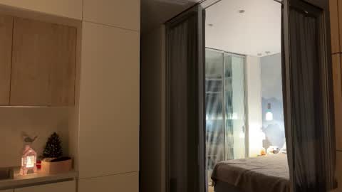 Kira online show from February 17, 2026, 4:02 pm