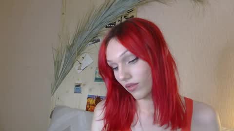 Kira online show from April 15, 2026, 7:58 pm