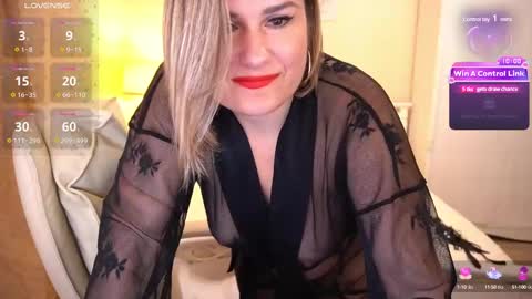 Snapshot of kiraroxx chatting on March 11, 2025, 1:37 am Kira online show from March 11, 2025, 1:37 am