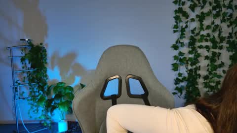 kiravair online show from April 1, 2026, 11:11 am