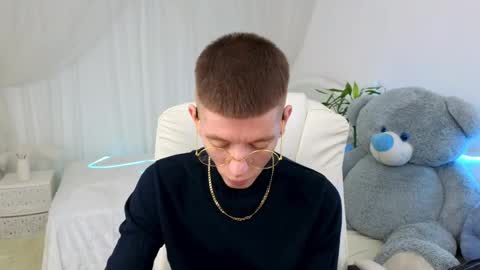 Snapshot of kireev_ chatting on March 12, 2025, 6:18 am online show from March 12, 2025, 6:18 am