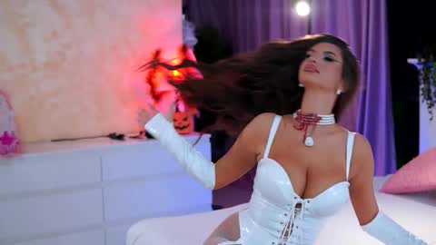 Snapshot of kiss_jess chatting on October 31, 2025, 8:10 pm Kiss Jess online show from October 31, 2025, 8:10 pm