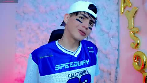 Snapshot of kiss_whitee chatting on October 16, 2025, 9:27 pm kiss_whitee online show from October 16, 2025, 9:27 pm