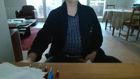 kisslog1 online show from April 30, 2026, 5:58 am