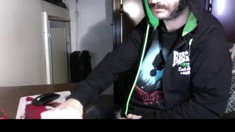 Snapshot of kissofbanned1983 chatting on October 29, 2025, 11:01 am kissofbanned1983 online show from October 29, 2025, 11:01 am