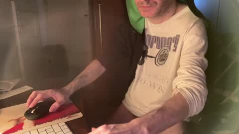 kissofbanned1983 online show from April 3, 2026, 3:21 pm