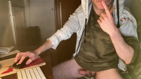 kissofbanned1983 online show from April 6, 2026, 9:32 am