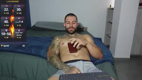 Snapshot of kite__ chatting on October 21, 2025, 8:42 pm kite__ online show from October 21, 2025, 8:42 pm