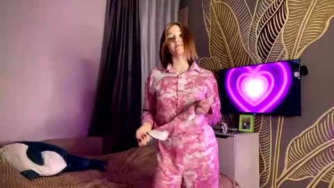 Tanesha online show from April 27, 2026, 2:26 pm