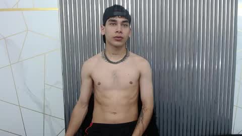 kitsune_44 online show from April 16, 2026, 7:36 pm