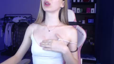kitsuneyX online show from July 17, 2026, 12:28 am