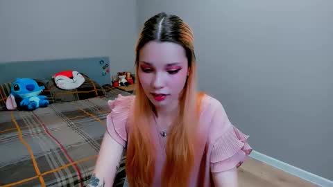 Snapshot of kitten_alisa chatting on October 7, 2025, 6:49 pm Alissa online show from October 7, 2025, 6:49 pm