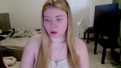Jennyblonde and Emmabrunette online show from March 2, 2026, 12:23 pm