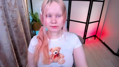 kittenxoann online show from April 18, 2026, 7:58 pm