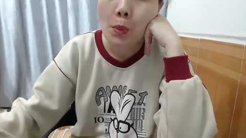 Snapshot of kitti_baby2x chatting on January 19, 2026, 2:04 am kitti_baby2x online show from January 19, 2026, 2:04 am